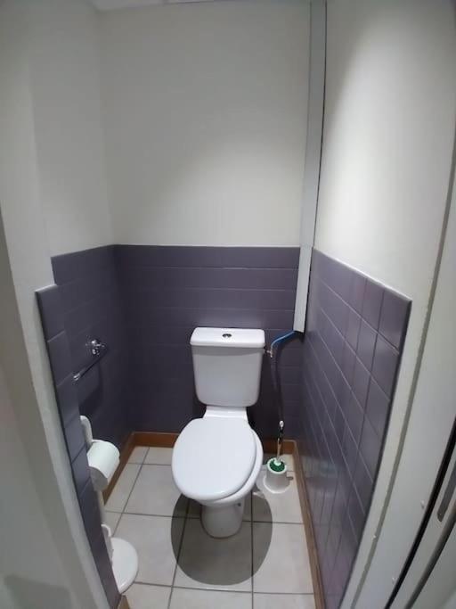 Comme A La Maison ! Chavanoz Bagian luar foto